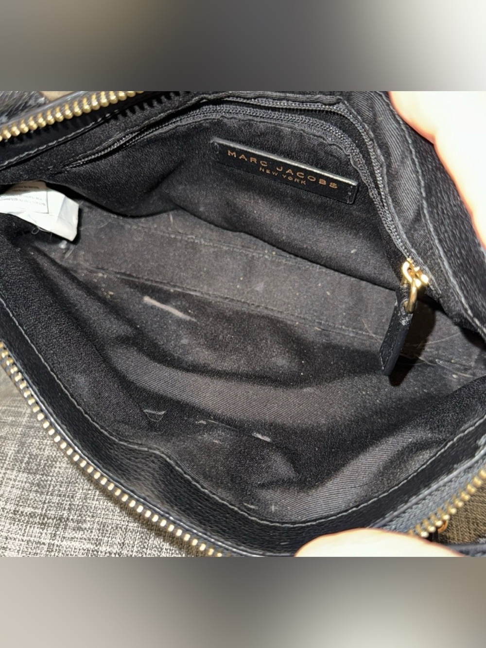 Marc Jacobs Black Leather Slim Crossbody with Gold Hardware - Picture 4 of 6